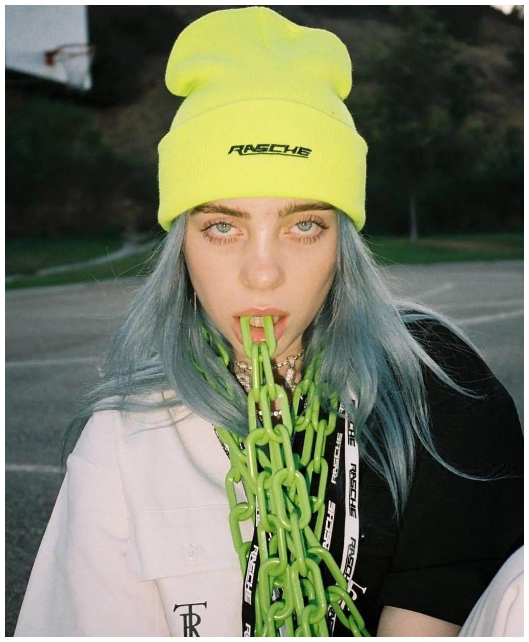 世界上最小的纹身师11岁少女拿爸爸皮肤当画布后浪来了