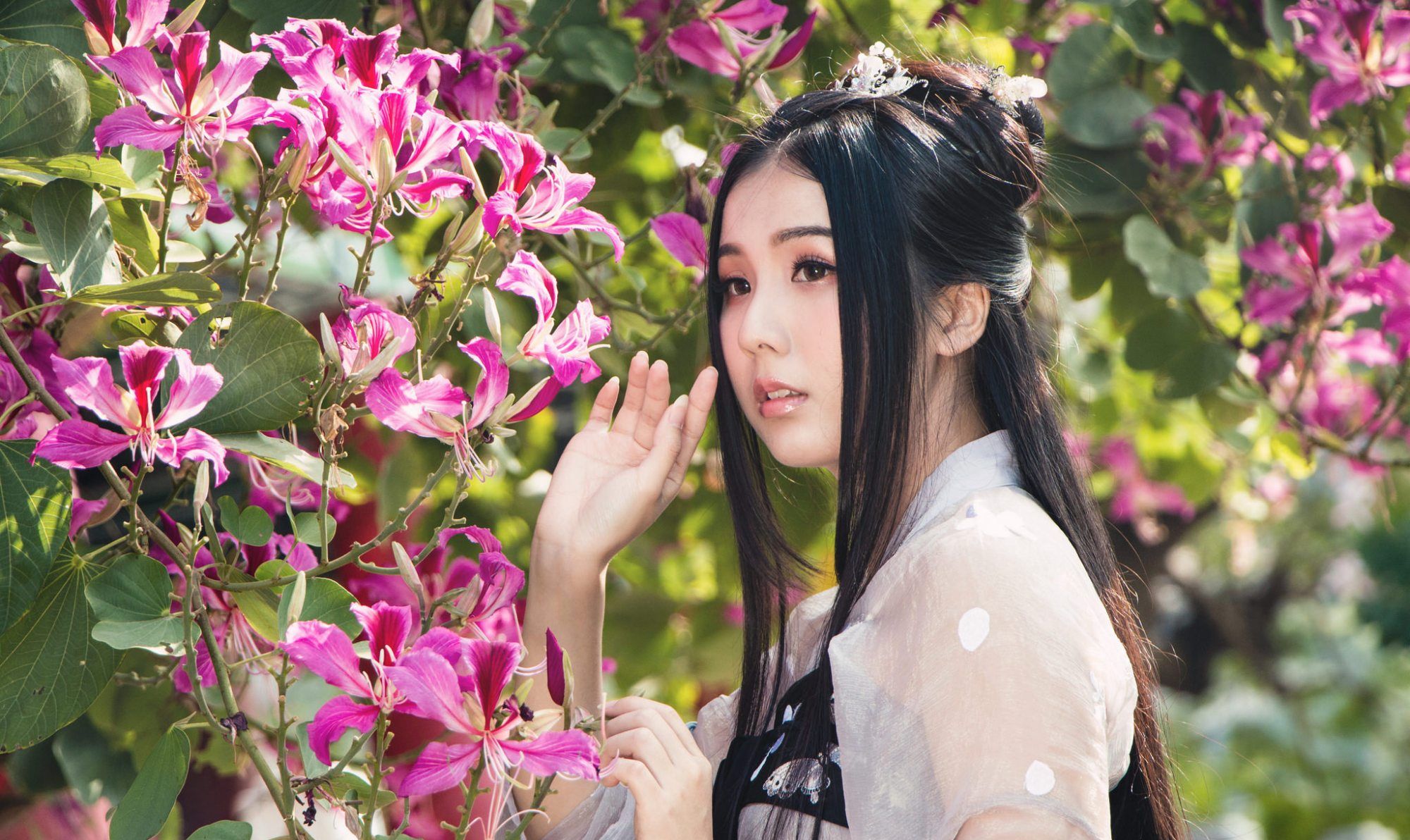 薄纱披肩的古装少女唯美写真