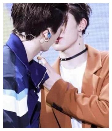 鹿晗热巴牵手,范丞丞朱正廷接吻,看到李易峰朱一龙:xswl!