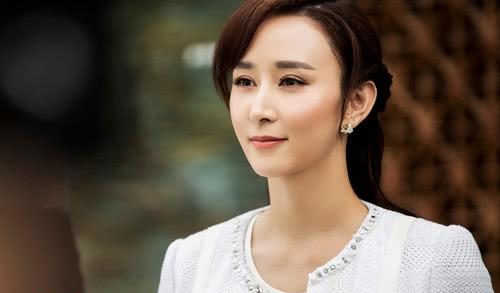 胡静,结婚12年,老公帅气多金,她为何还复出拍戏?__财经头条