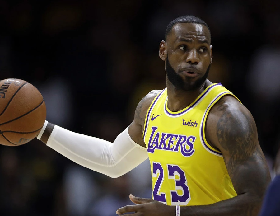 湖人队有望跟活塞队达成交易,这两人确实是湖人队不错的补强对象2 湖人队有望跟活塞队达成交易,这两人确实是湖人队不错的补强对象