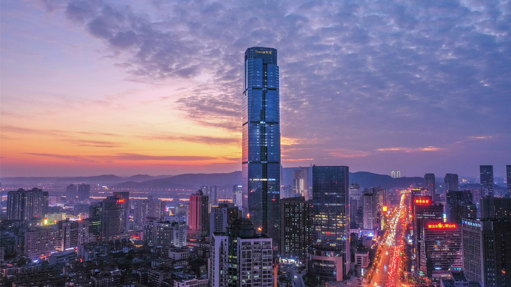 直面挑战,尤其是写字楼板块,深圳前海世茂大厦,长沙世茂环球金融中心