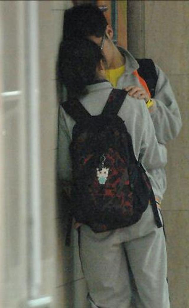 小情侣初中早恋,班主任让其相爱10年,10年后的结局大家都惊讶了