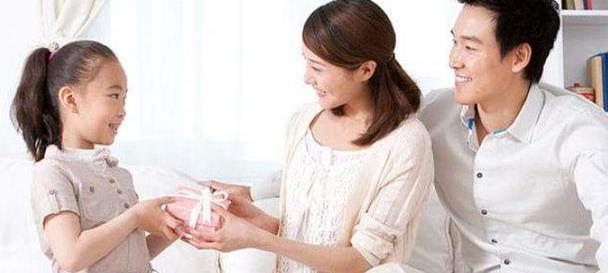 《安家》的房似锦和朱闪闪:被父母宠爱的女儿,长大更优秀