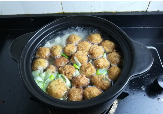 别再说时间来不及,试试这个砂锅,适合秋季孩子中午吃|砂锅|丸子|豆腐