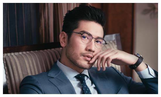 明星张正镇节目中吃年糕被噎,因无人拨打急救电话,死在录制现场|年糕