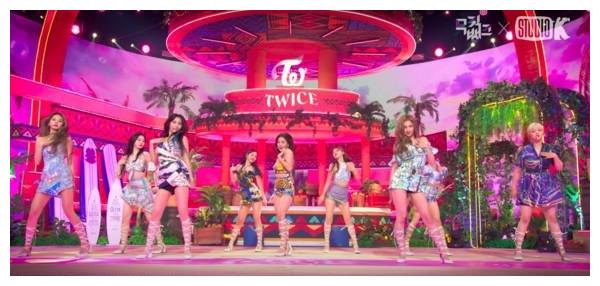 Twice回归开麦了 全员live唱功进步粉丝泪崩 谢谢你们努力 财经头条