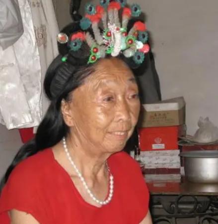 悲哀八十五岁马玉琴生病马玉成给他吃排骨网友什么人呀