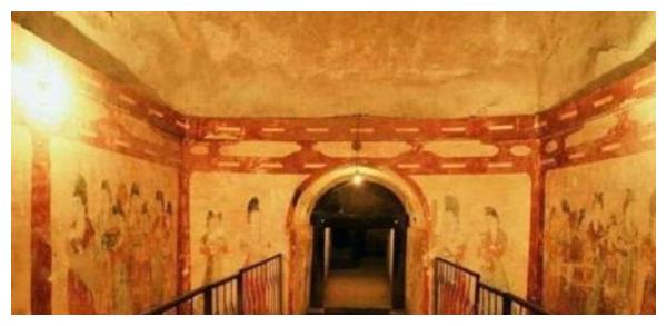 这个盗墓贼太倒霉,和同伴内讧被封于唐代古墓中,墙角枯坐上千年休闲区蓝鸢梦想 - Www.slyday.coM 这个盗墓贼太倒霉,和同伴内讧被封于唐代古墓中,墙角枯坐上千年休闲区蓝鸢梦想 - Www.slyday.coM