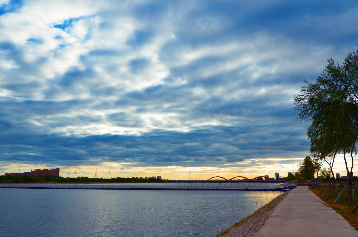 通辽市辽河公园的云,原创拍摄