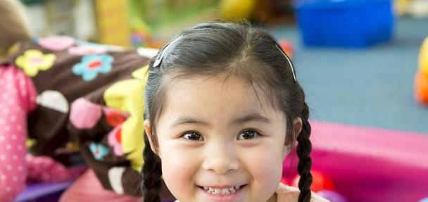 《安家》的房似锦和朱闪闪:被父母宠爱的女儿,长大更优秀