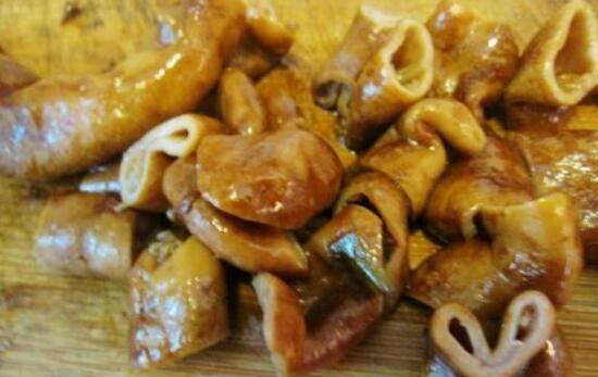 大妈为了给儿子娶媳妇,在街边卖这个,35块钱一斤,月赚上万!休闲区蓝鸢梦想 - Www.slyday.coM 大妈为了给儿子娶媳妇,在街边卖这个,35块钱一斤,月赚上万!休闲区蓝鸢梦想 - Www.slyday.coM