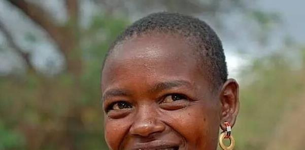 非洲人牙齿为什么这么白?看完他们的刷牙方式,网友直言大开眼界