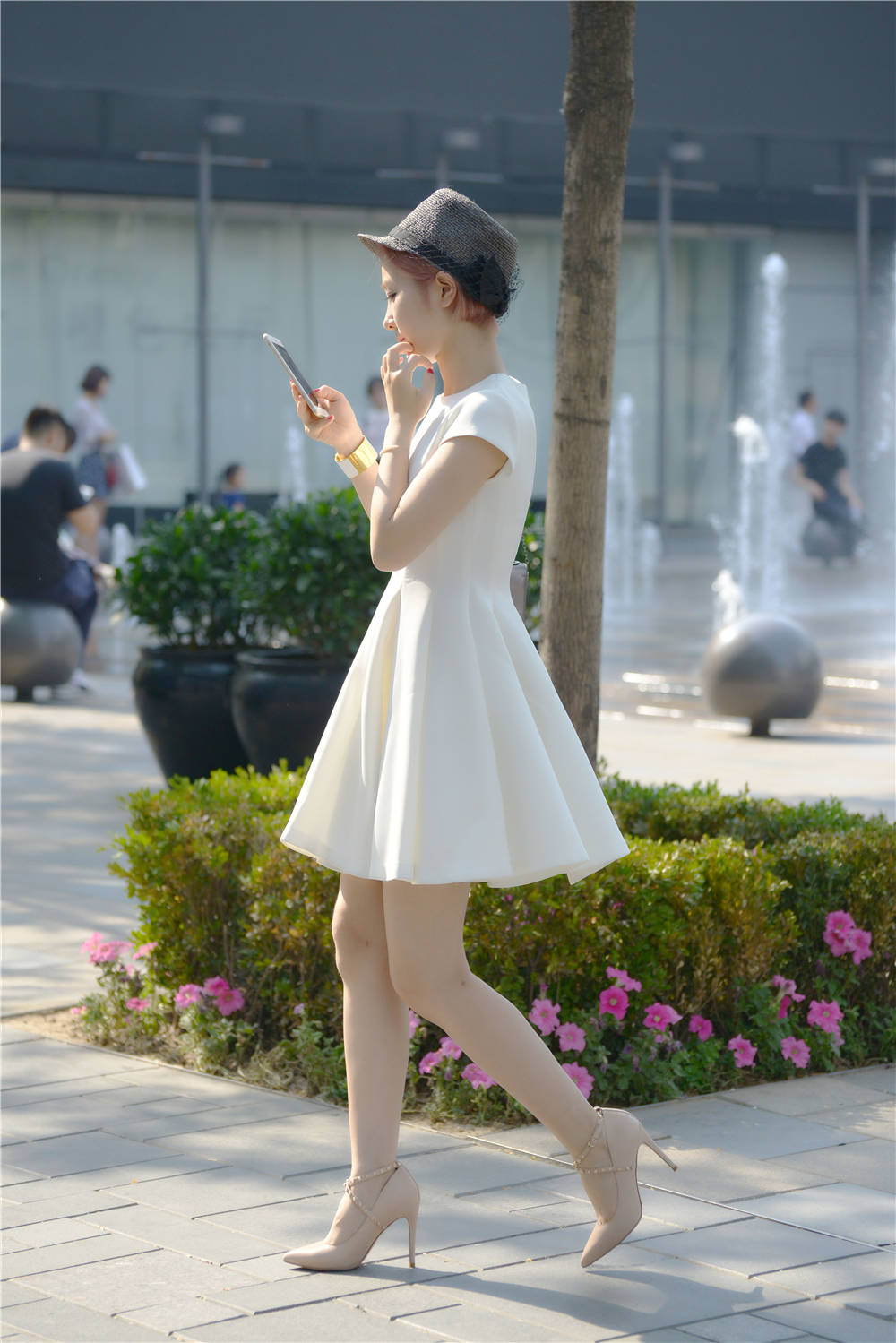 喜欢穿着高跟鞋,10厘米的高度,真的是有难度的|高跟鞋|穿着|美女_新浪