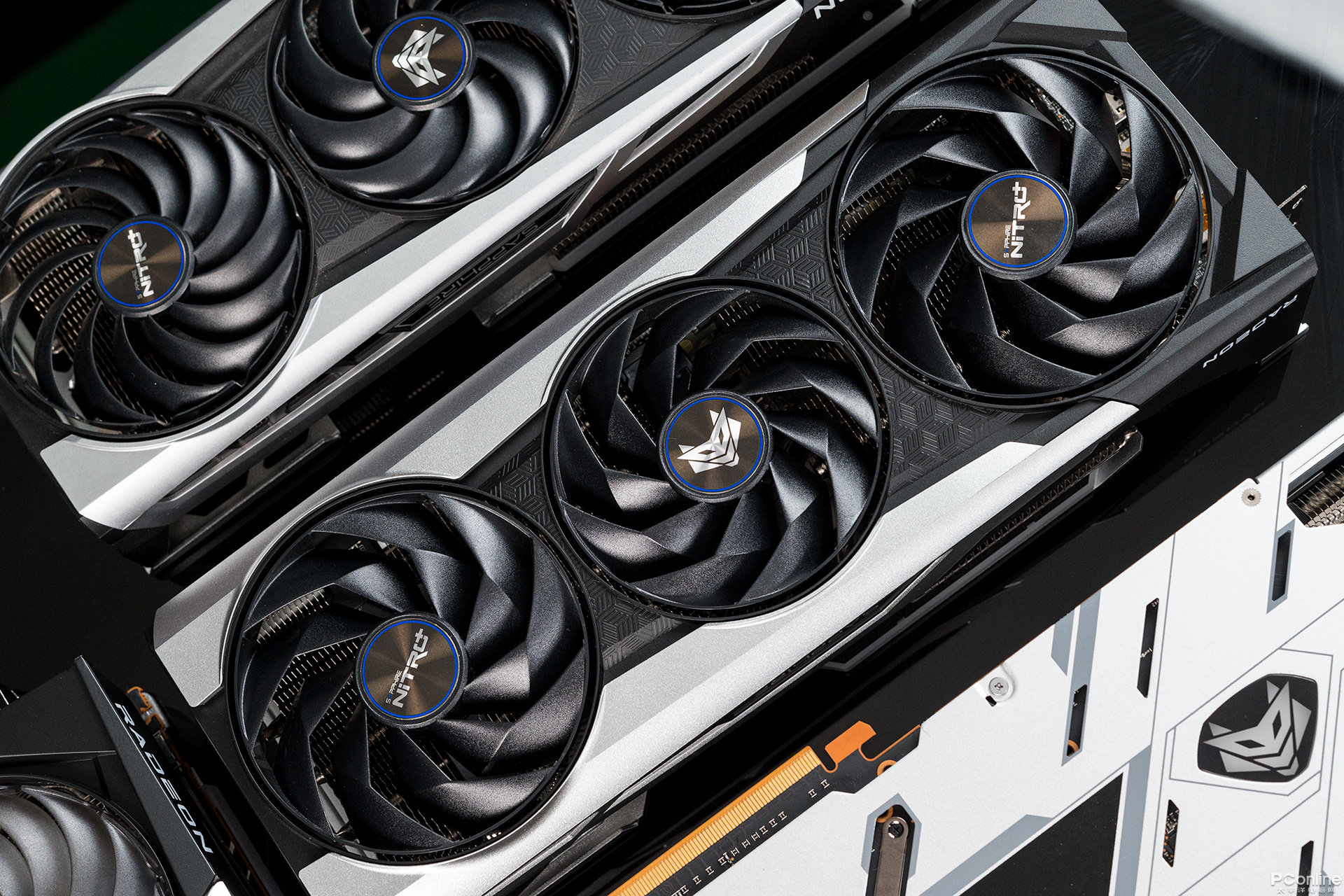 外形出众散热出色,蓝宝石超白金系列显卡图赏__财经头条