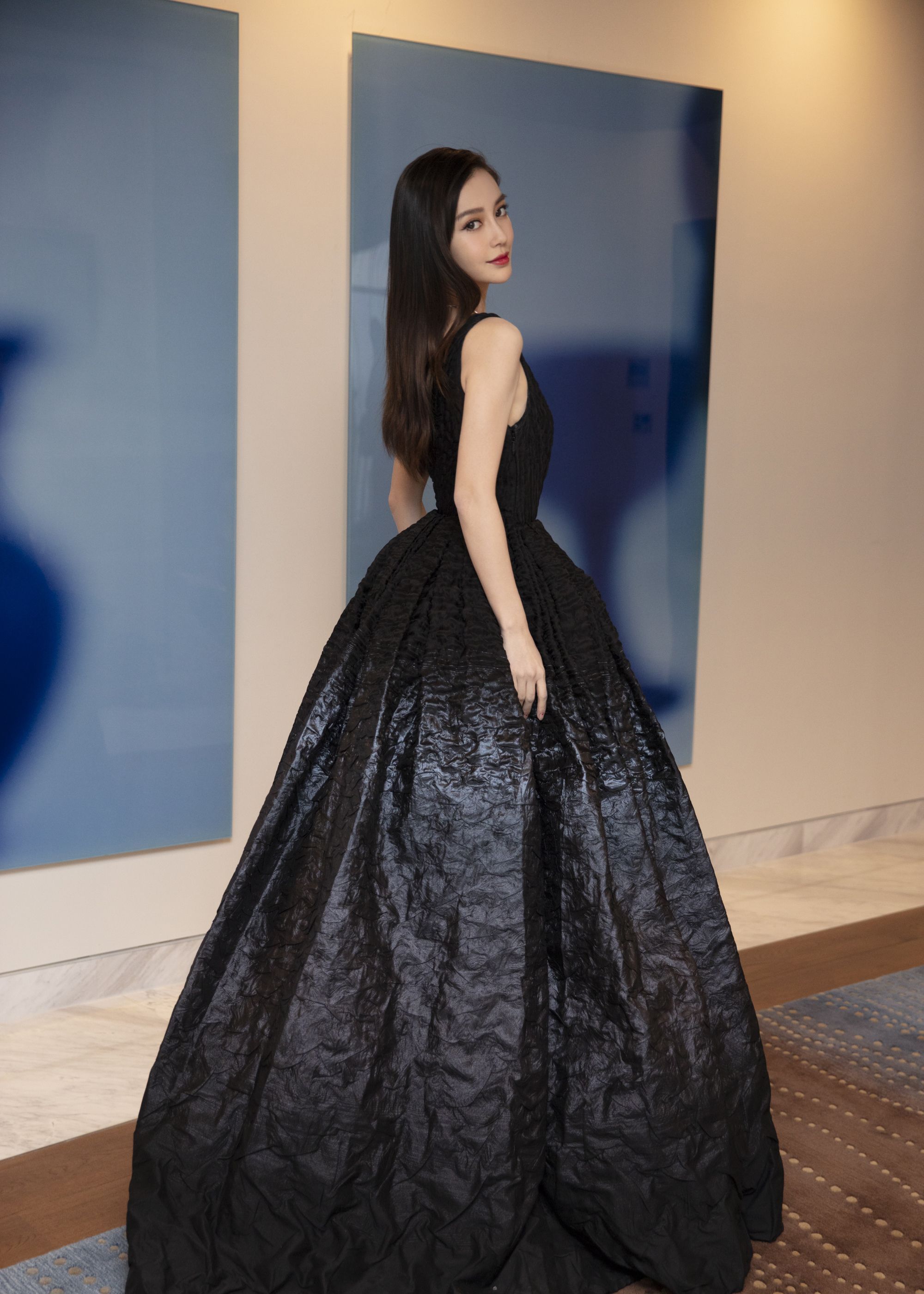 angelababy海量新发美图:珠光宝气遮掩不住的绝世娇颜