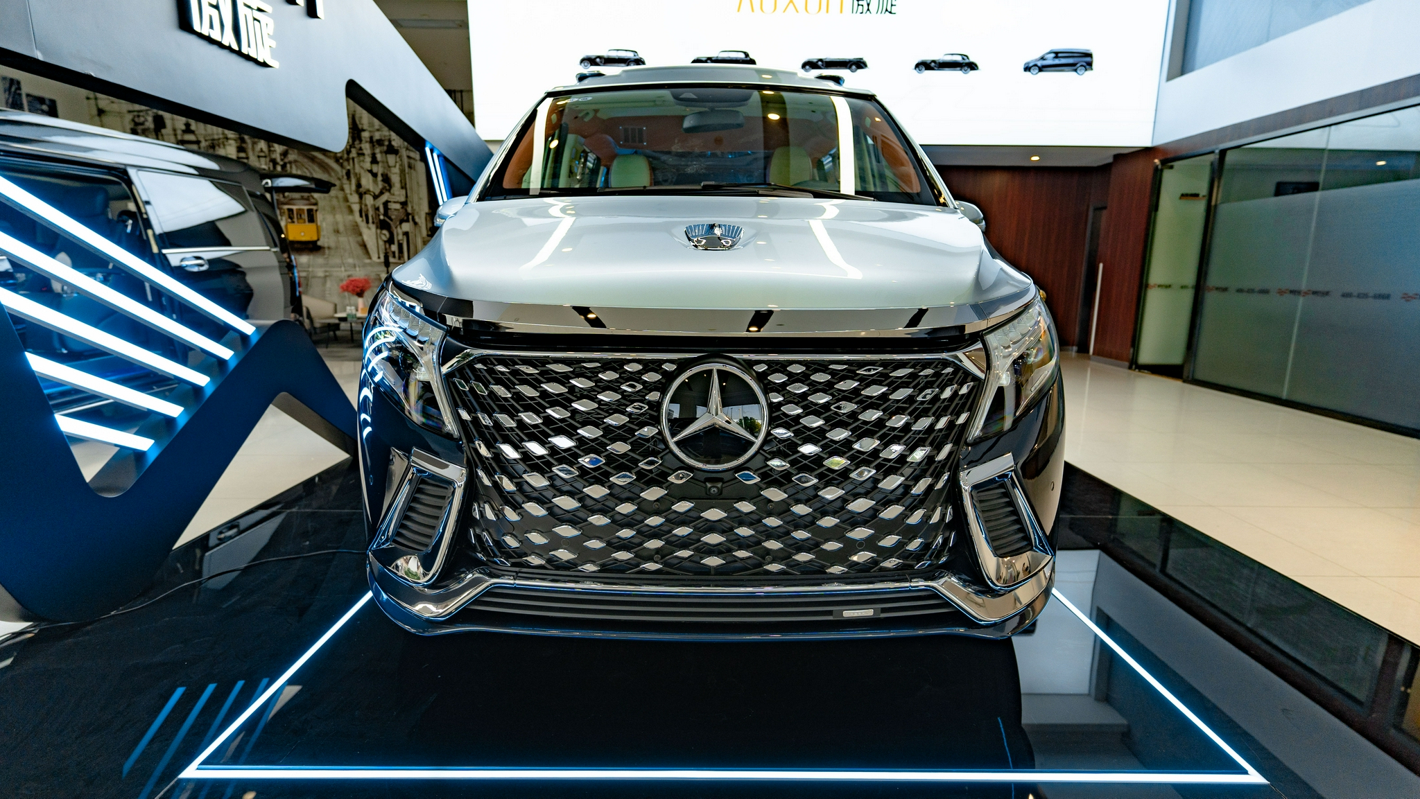 傲旋纵横四海2022款高顶7座实拍,颜值实力再升级!-新浪汽车