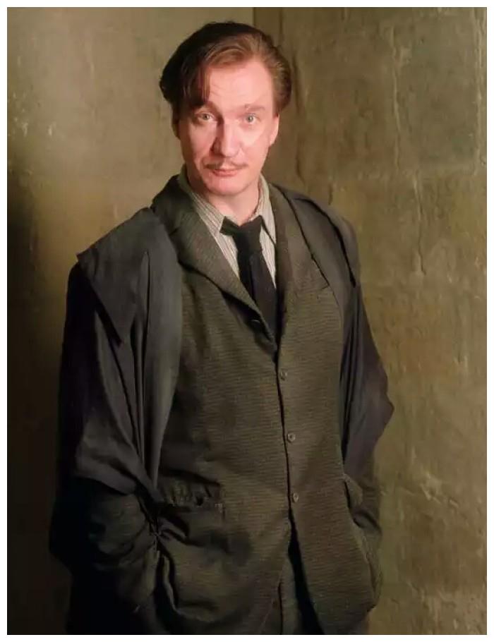 《哈利波特》人物篇:狼人卢平的一生能有多惨?