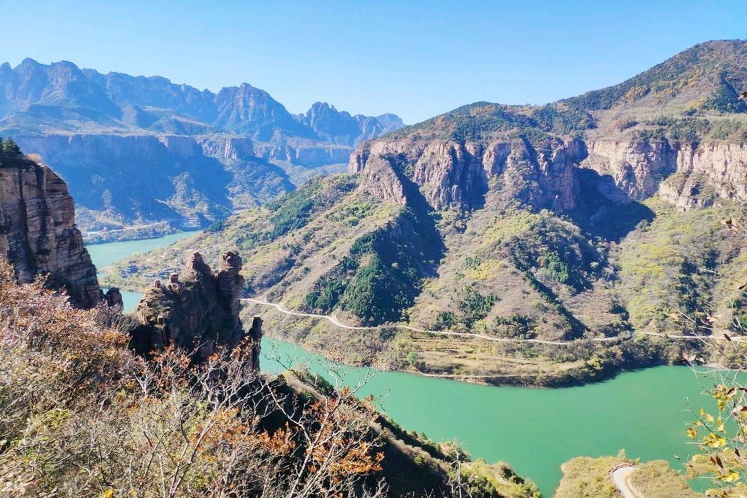 河南新乡境内一处不知名的景点,取名为秋沟,但不止秋天才美丽_高清