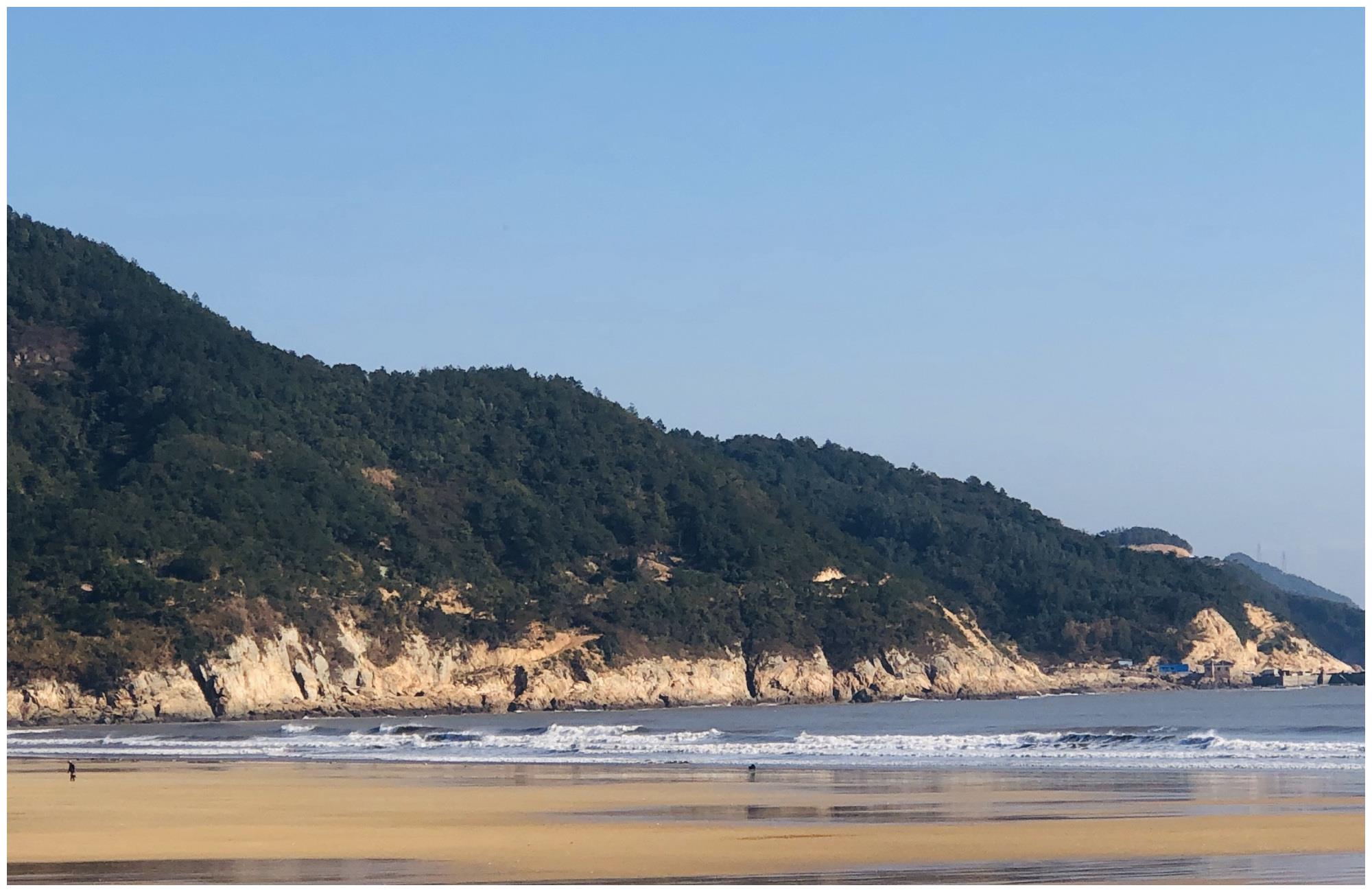 它是霞浦四大海滩之一沙质细腻风光诱人关键还免费