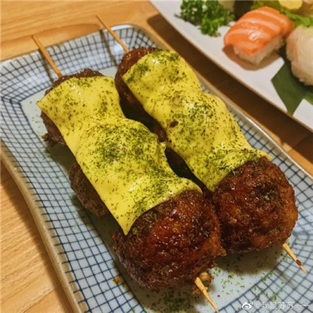 吃在大连-鳗鱼盖饭定食,鳗鱼满满,一口下去很上头~