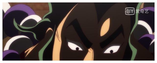 当时,面对龙形态的凯多,光月御田使用二刀流十拳桃源将其砍伤,伤痕