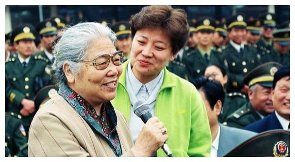 小香玉得在舞台失在戏外:使王为念净身出户,被常香玉收回艺名