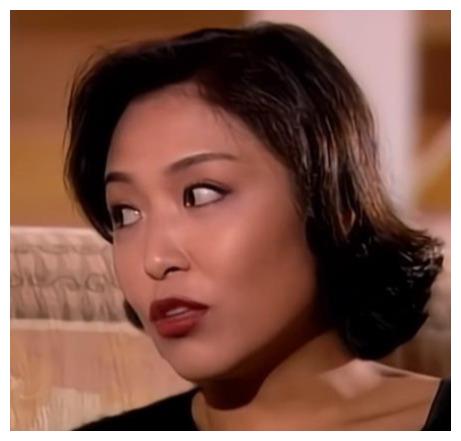 张凤妮:29岁嫁豪门生三女,今被丈夫独宠22年,51岁成人生赢家