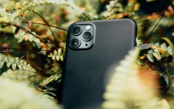 iPhone 14 Pro或将将支持常亮显示屏休闲区蓝鸢梦想 - Www.slyday.coM