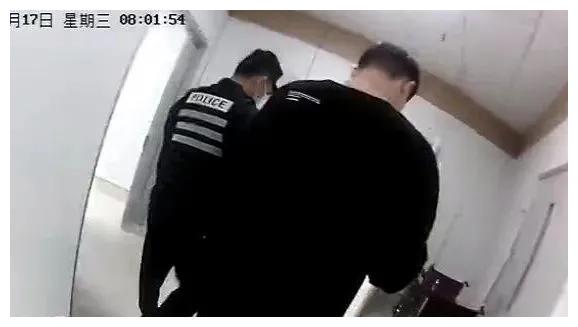 牛!海宁一侦查员体检时“顺便”抓了个嫌疑人,这还没完……休闲区蓝鸢梦想 - Www.slyday.coM 牛!海宁一侦查员体检时“顺便”抓了个嫌疑人,这还没完……休闲区蓝鸢梦想 - Www.slyday.coM