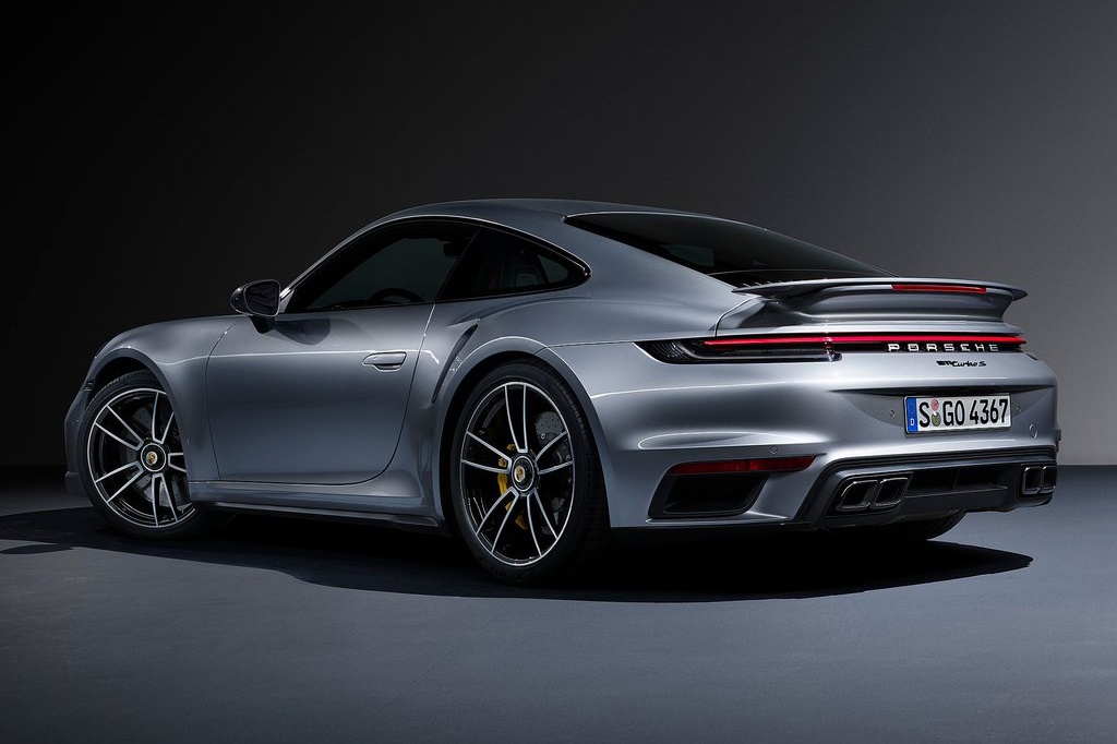 全新保时捷911 turbo s发布 售价233.6万起