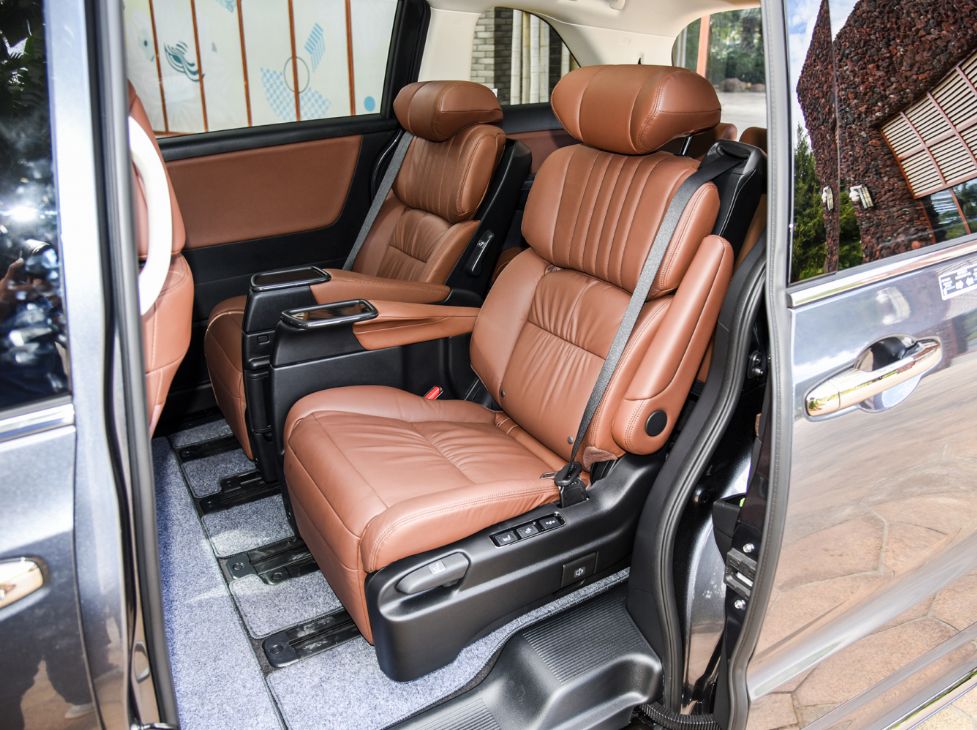 全家人的高档次出行，三款主流合资MPV推荐，总有一款适合你