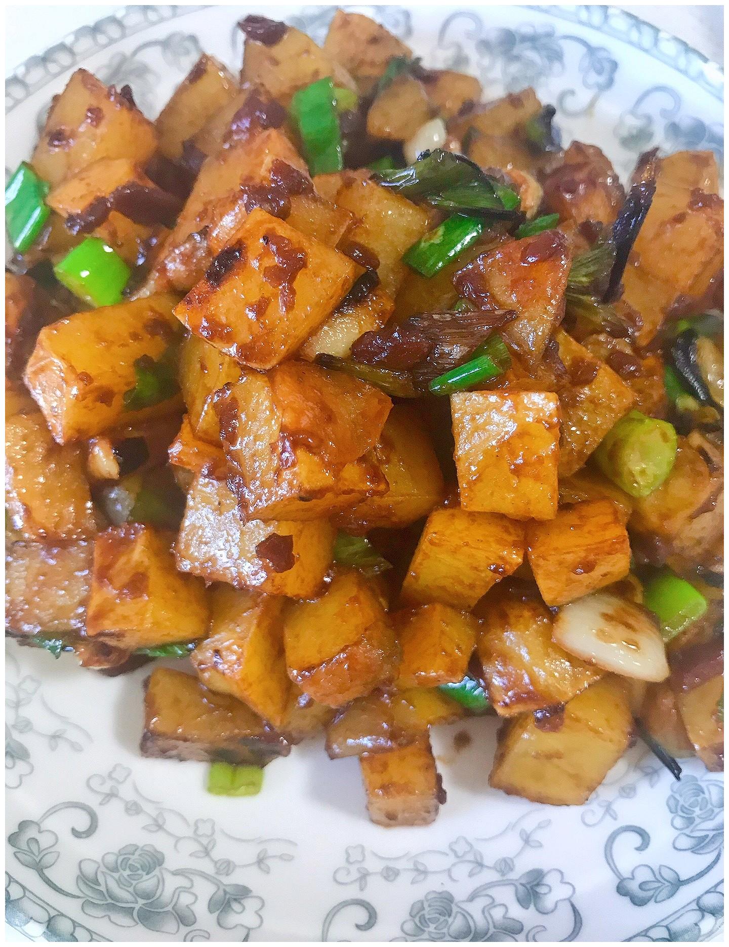 酱香土豆丁的做法_高清图集_新浪网