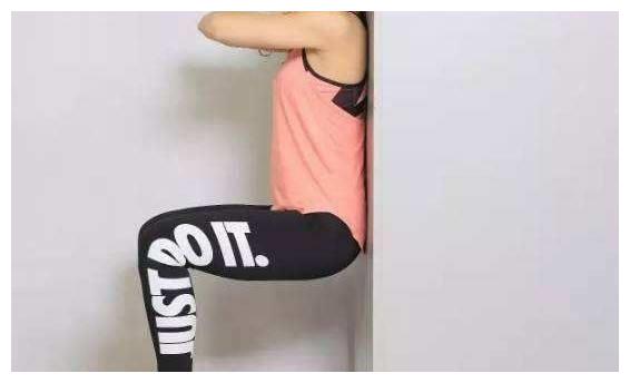 靠墙蹲可以减肥吗?靠墙静蹲和深蹲有什么区别?