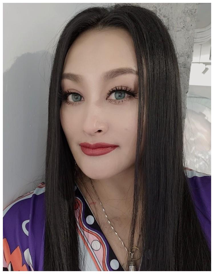 43岁纪晓君高龄拼三胎,公开怀孕8天后流产,调养身子后再接再厉