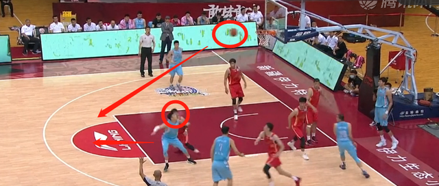 周琦再现边线发球失误多图详解这一次真的不能只怪他