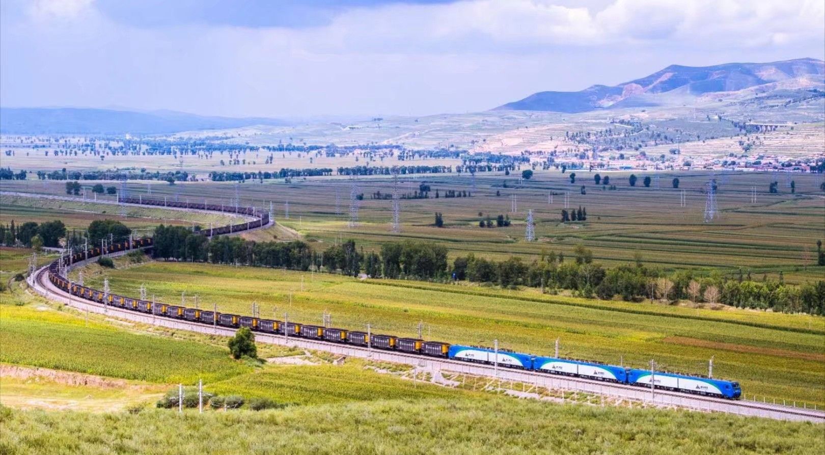 神朔铁路运煤专线火车掠影!不忘初心,牢记使命!_高清图集_新浪网