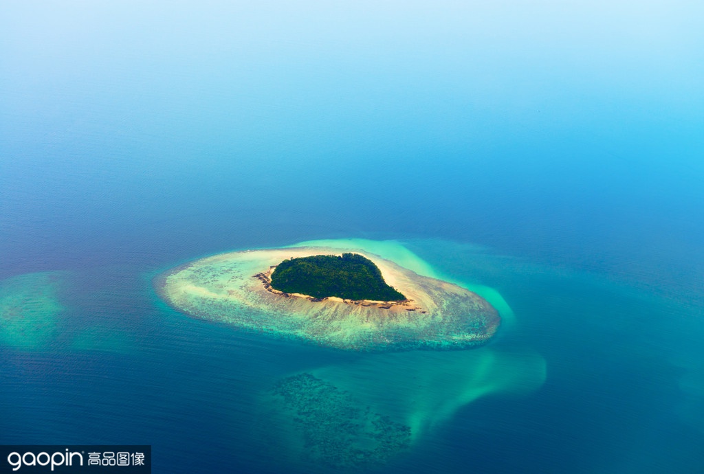 大海中最靓的岛屿:独自立于海中央,一岛便是一座城