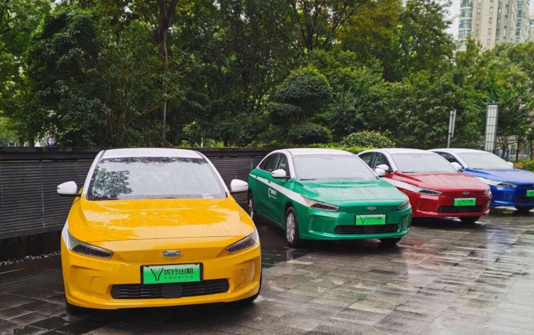 南通崇川区街头实拍吉利几何a出租车,外观科技感十足!