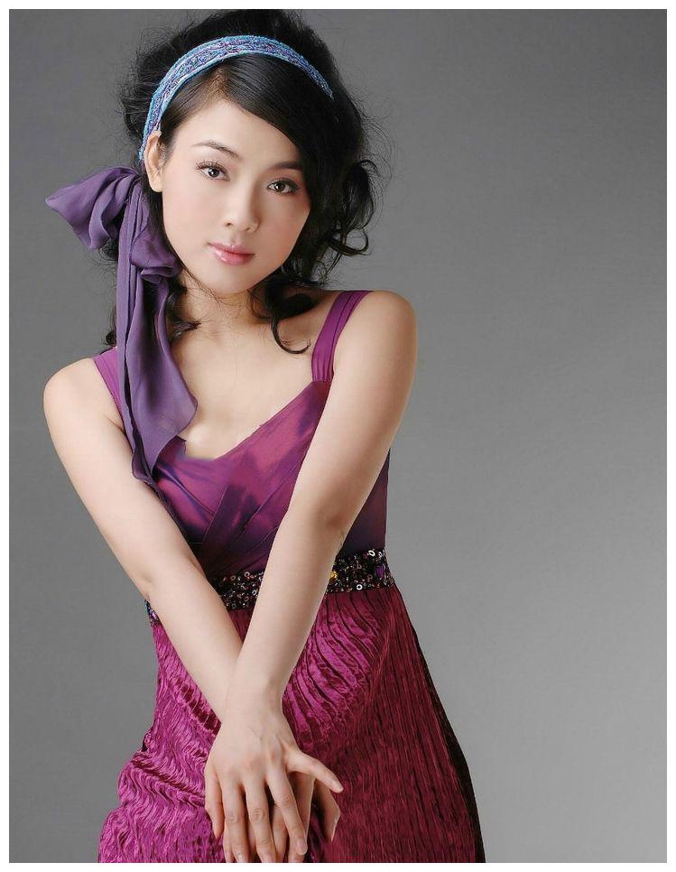 歌唱家陈思思是一个漂亮的湘妹子如此优秀的她却至今未婚