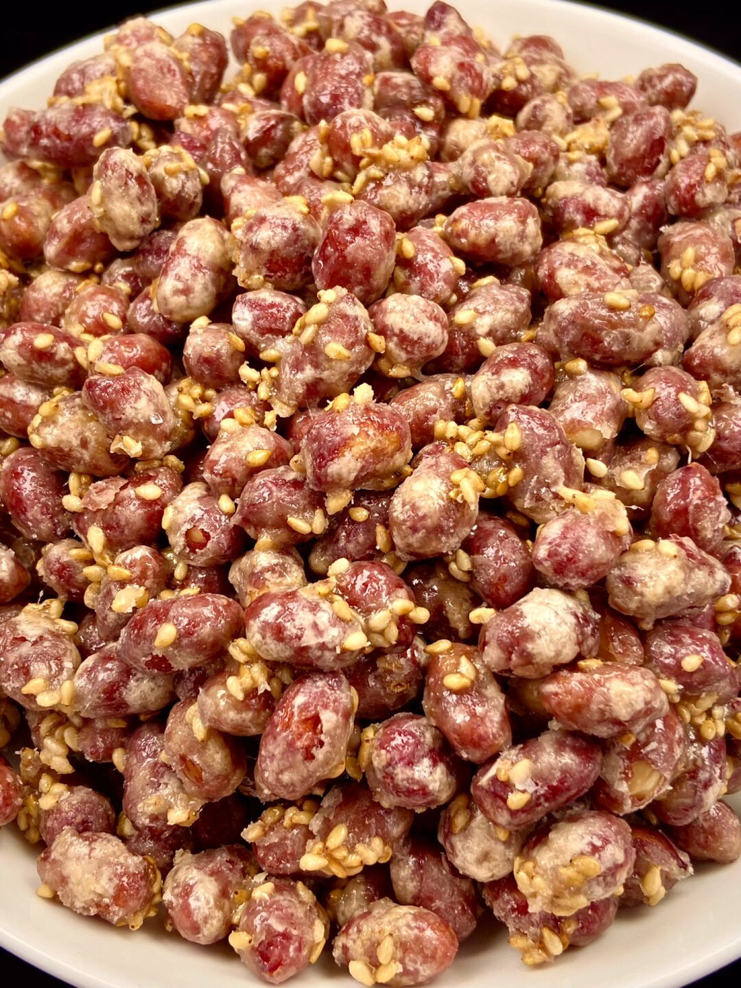 酥脆好吃的糖霜花生米,焦香酥脆,香甜可口,好吃到舔手指