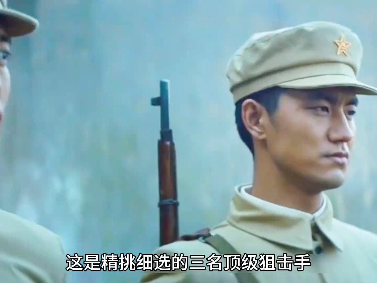 军官以为自己是神枪手，却被新兵嘲笑小儿科