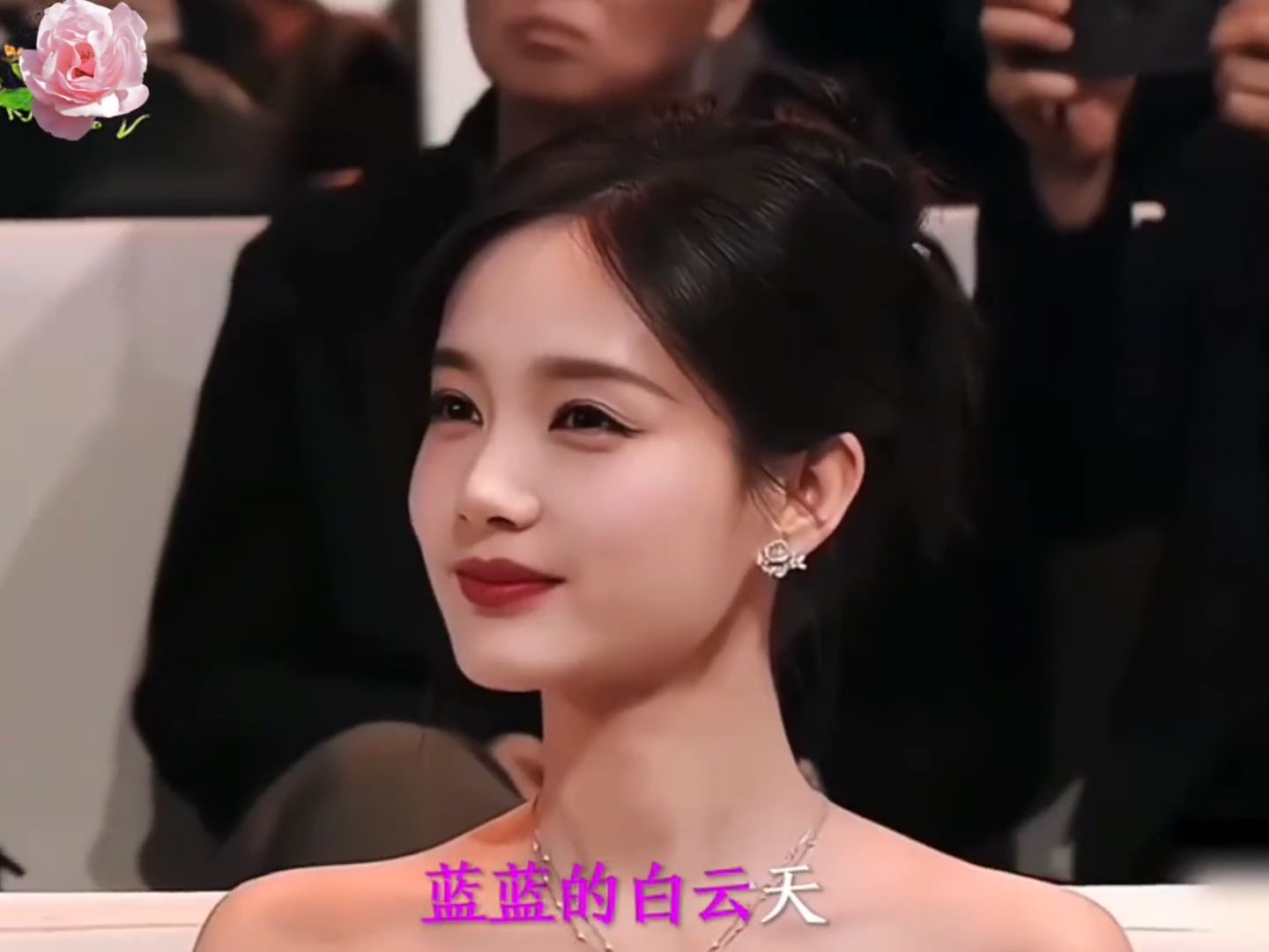 王小玮深情演唱《美人吟》声音美妙悦耳动听
