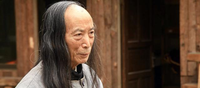 贵州有个80岁的老人，花了20年时间，建成了中国版的“白庙”休闲区蓝鸢梦想 - Www.slyday.coM