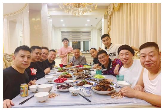 孔云龙晒德云小聚岳云鹏郭麒麟张云雷栾云平出镜孙越稳居c位