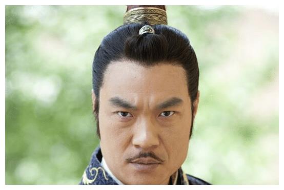 李君峰不惧时光沉浮,将小人物演的深入人心,展示演员的自我修养