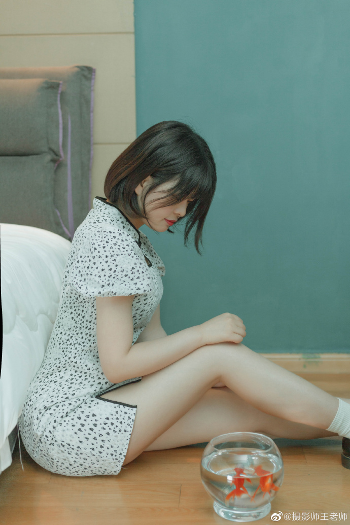 人鱼少女写真!身材窈窕,婀娜多姿