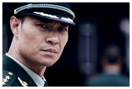 李君峰不惧时光沉浮将小人物演的深入人心展示演员的自我修养