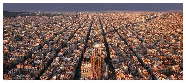 盖了136年终于要完工！结果被曝是“违章建筑”，罚款近3亿元休闲区蓝鸢梦想 - Www.slyday.coM