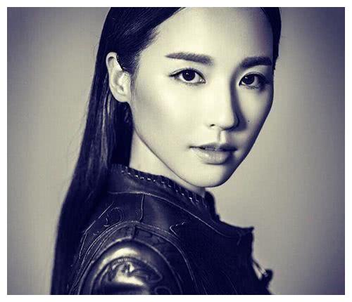 她24岁奉子成婚,婚后十年被55岁马景涛抛弃,37岁身材宛如少女|吴佳尼